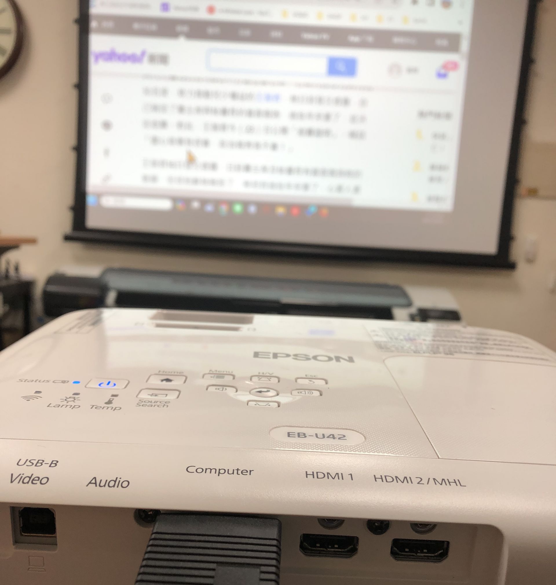 20231023 EPSON EB-U42 投影機無法開機 無過電 無通電 故障維修