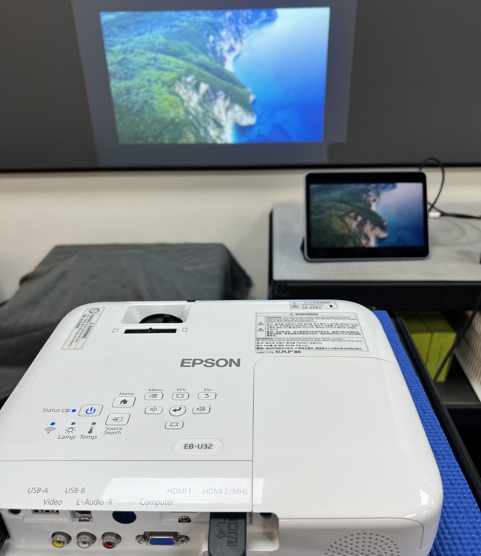 20231213三星手機畫面傳輸到顯示器投影機透過USB Type-C DP Alt. Mode傳輸